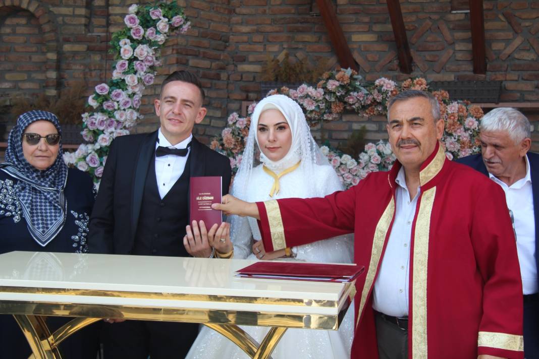 Medine ile Safa dünyaevine girdi 1
